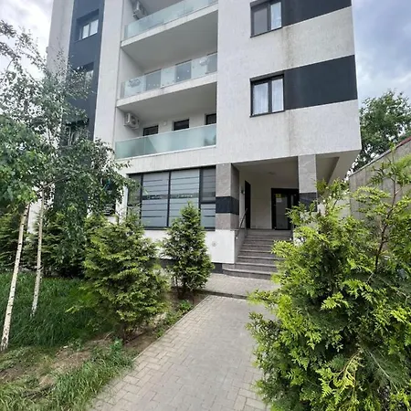 Downtown Hidden Garden With Jacuzzi In Bucharest Apartment Exterior photo