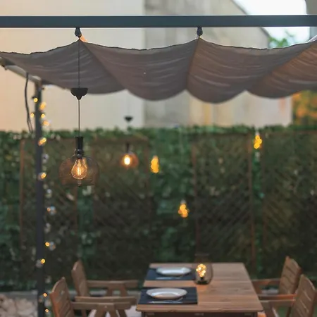 Downtown Hidden Garden With Jacuzzi In Bucharest Apartment Exterior photo