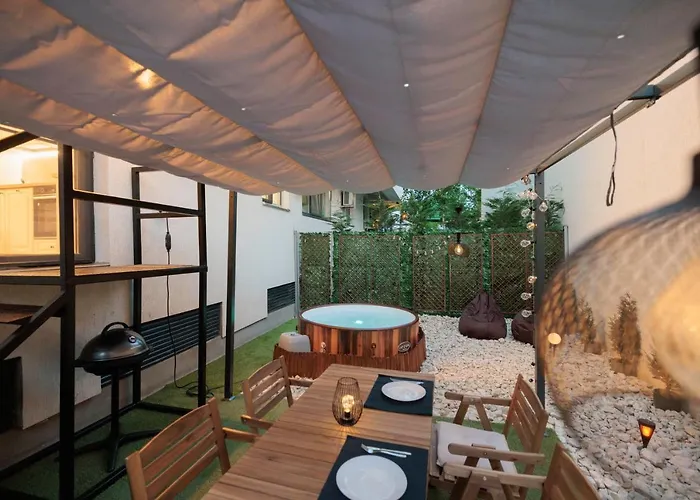 Downtown Hidden Garden With Jacuzzi In Bucharest