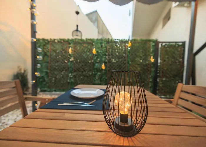 Downtown Hidden Garden With Jacuzzi In Bucharest