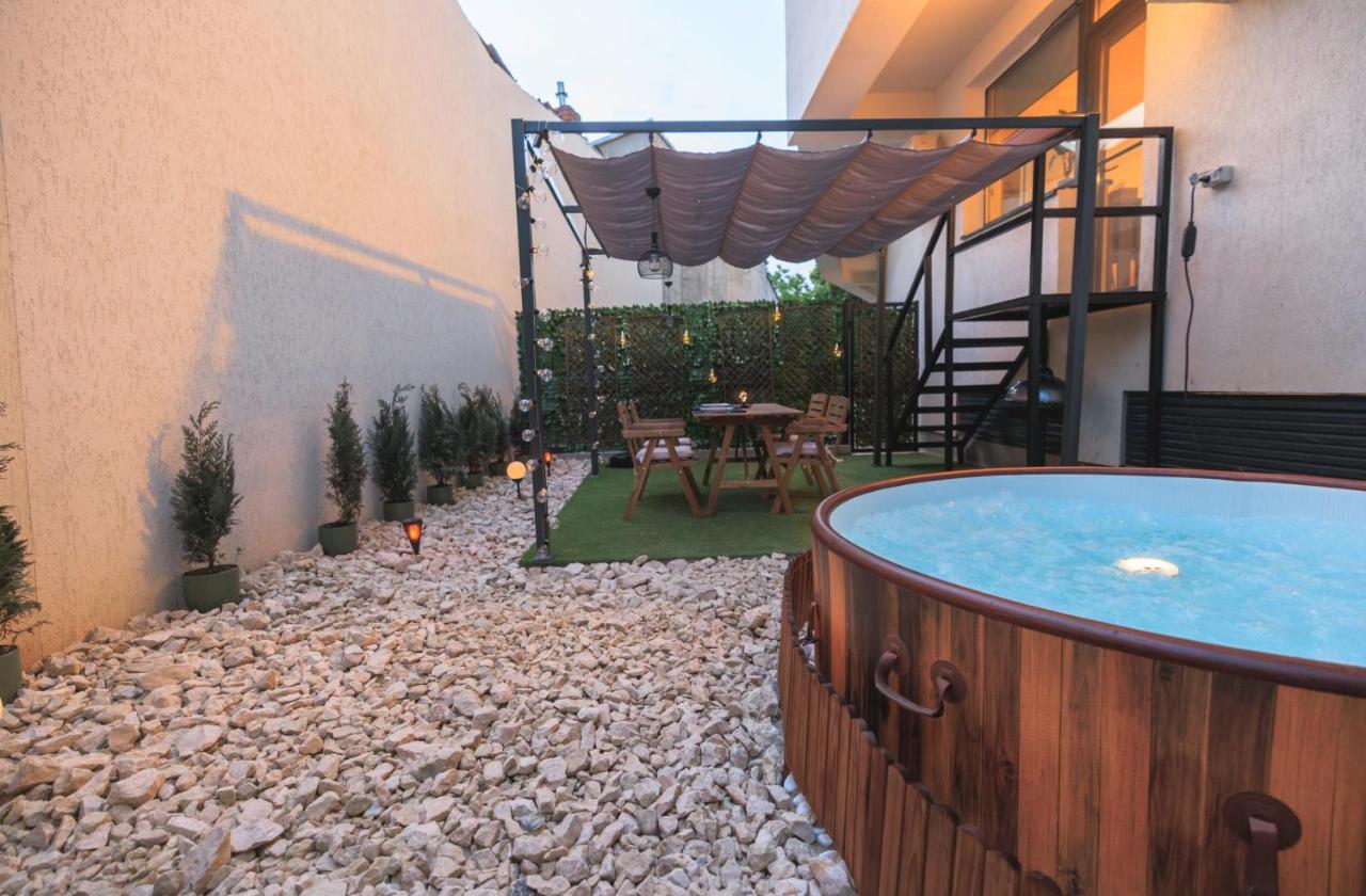 Downtown Hidden Garden With Jacuzzi In Apartment *