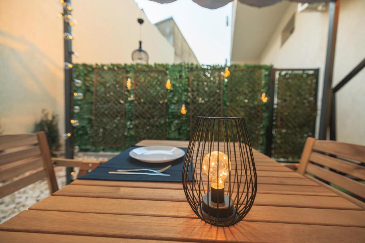 Downtown Hidden Garden With Jacuzzi In Bucharest