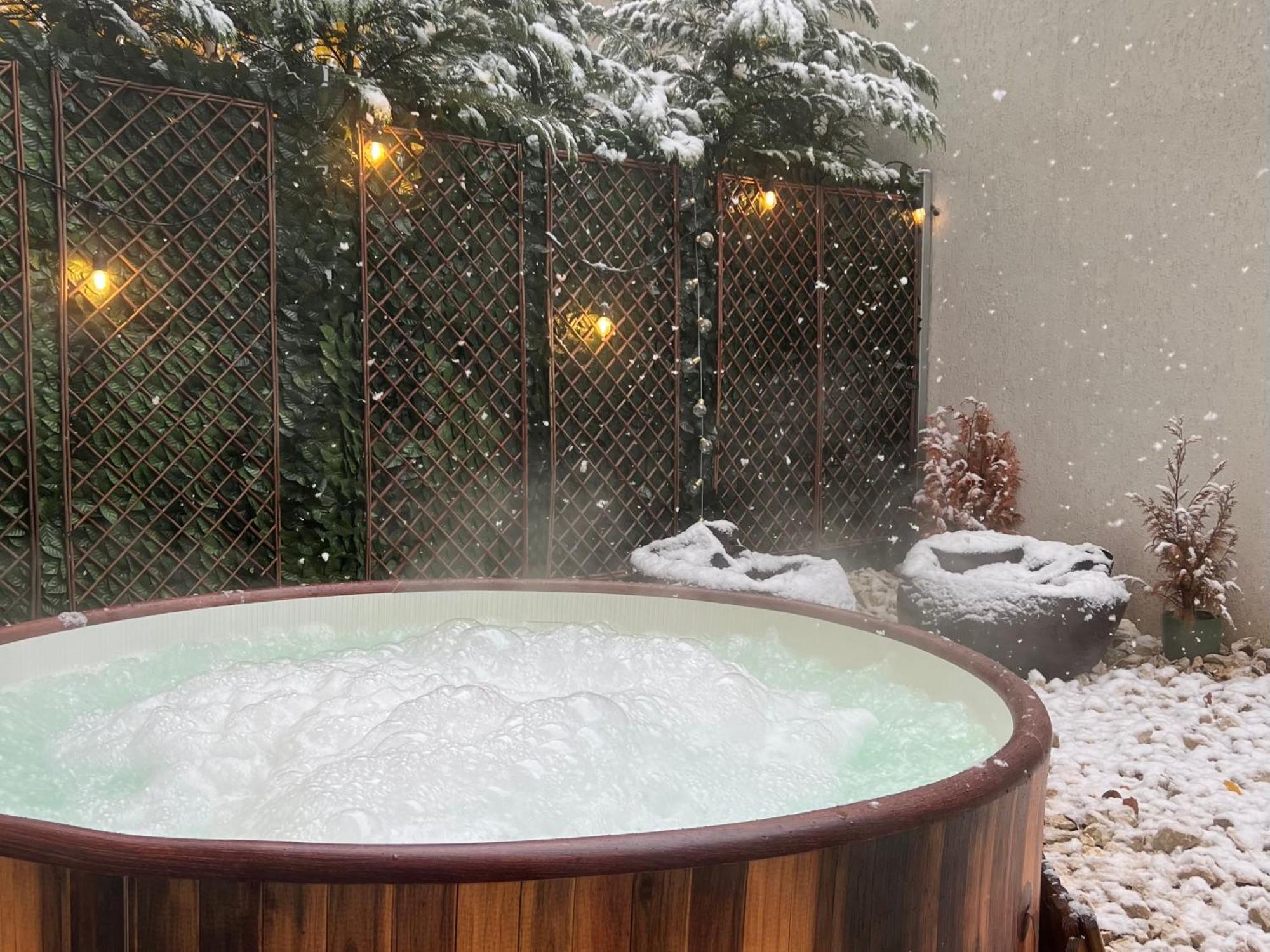 Downtown Hidden Garden With Jacuzzi In Apartamento